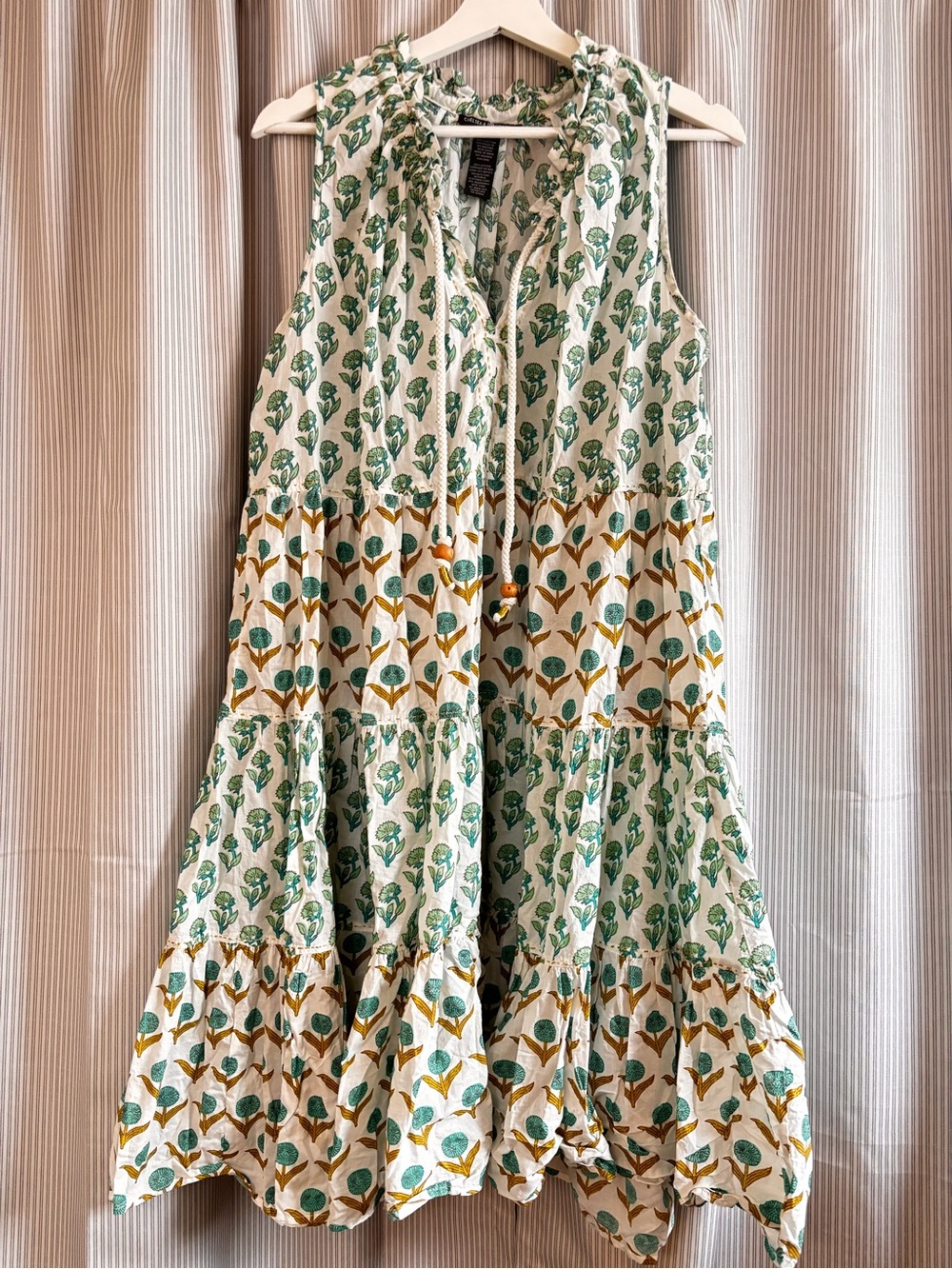 Chelsea & Theodore Boho-style, sleeveless tiered swing midi/maxi dress.
Size 1x